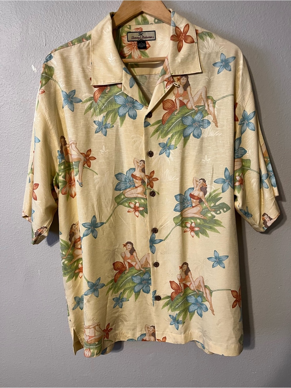 Tommy Bahama 100% Silk Hawaiian Shirt Vtg Hula Girl and Floral Print Size Large